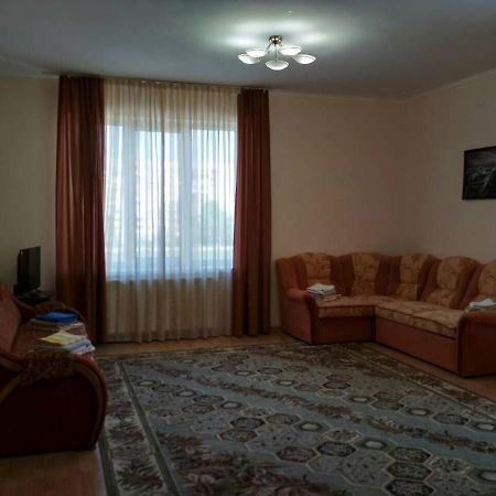 Apartments Domovik Просторная Квартира С Видом На Горы Mukachevo Exterior foto