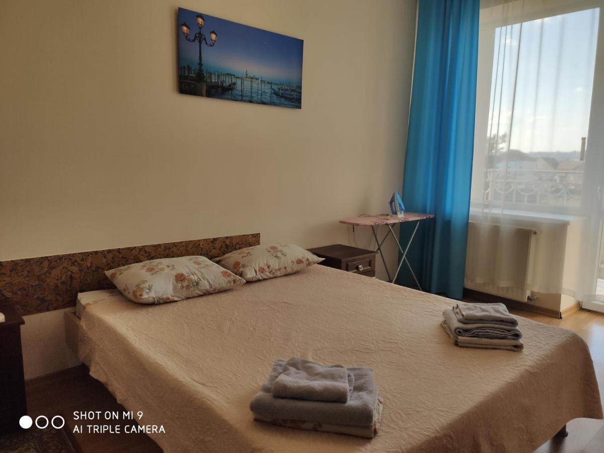 Apartments Domovik Просторная Квартира С Видом На Горы Mukachevo Exterior foto