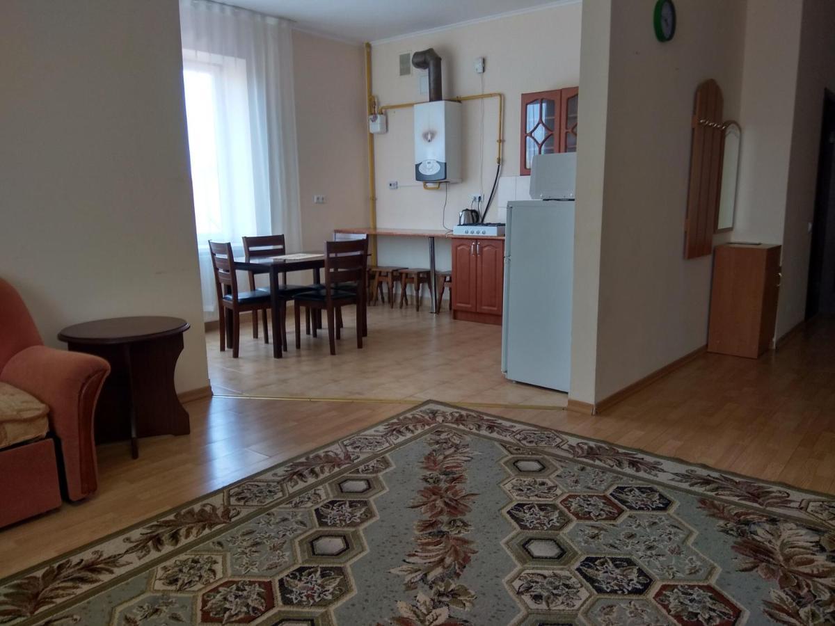 Apartments Domovik Просторная Квартира С Видом На Горы Mukachevo Exterior foto